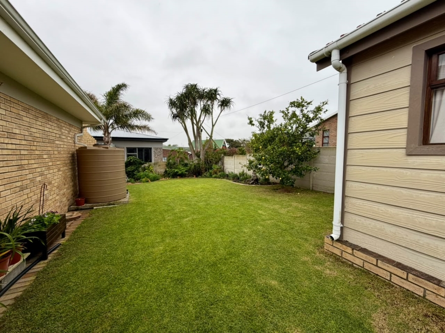 4 Bedroom Property for Sale in Fraaiuitsig Western Cape